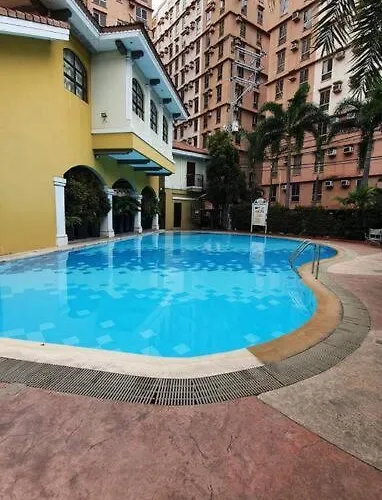Near Airport Cozy Style With Pool 7a